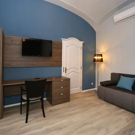 فندق مبيت وإفطار Varkapu Panzio 3*