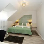 Varkapu Panzio 3* Eger