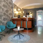 Varkapu Panzio Couette-café Eger