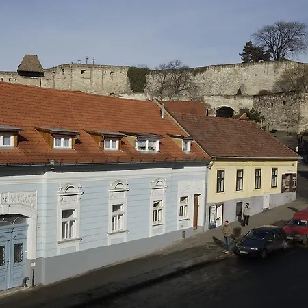 Varkapu Panzio Bed & Breakfast