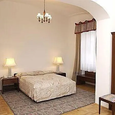 Varkapu Vendeghaz I Pensionat 3*
