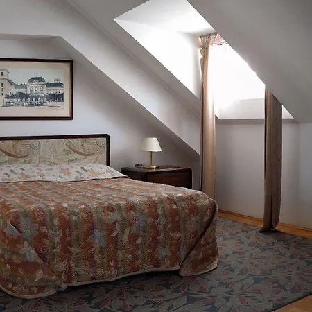 Bed & Breakfast Varkapu Panzio Eger
