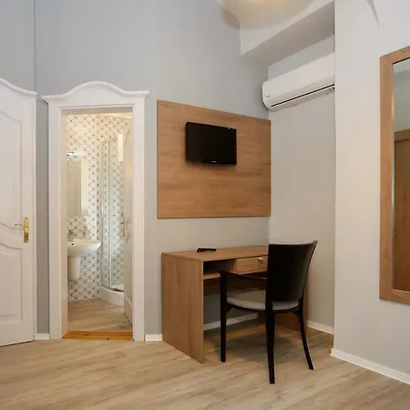 Varkapu Vendeghaz I Pensionat 3*